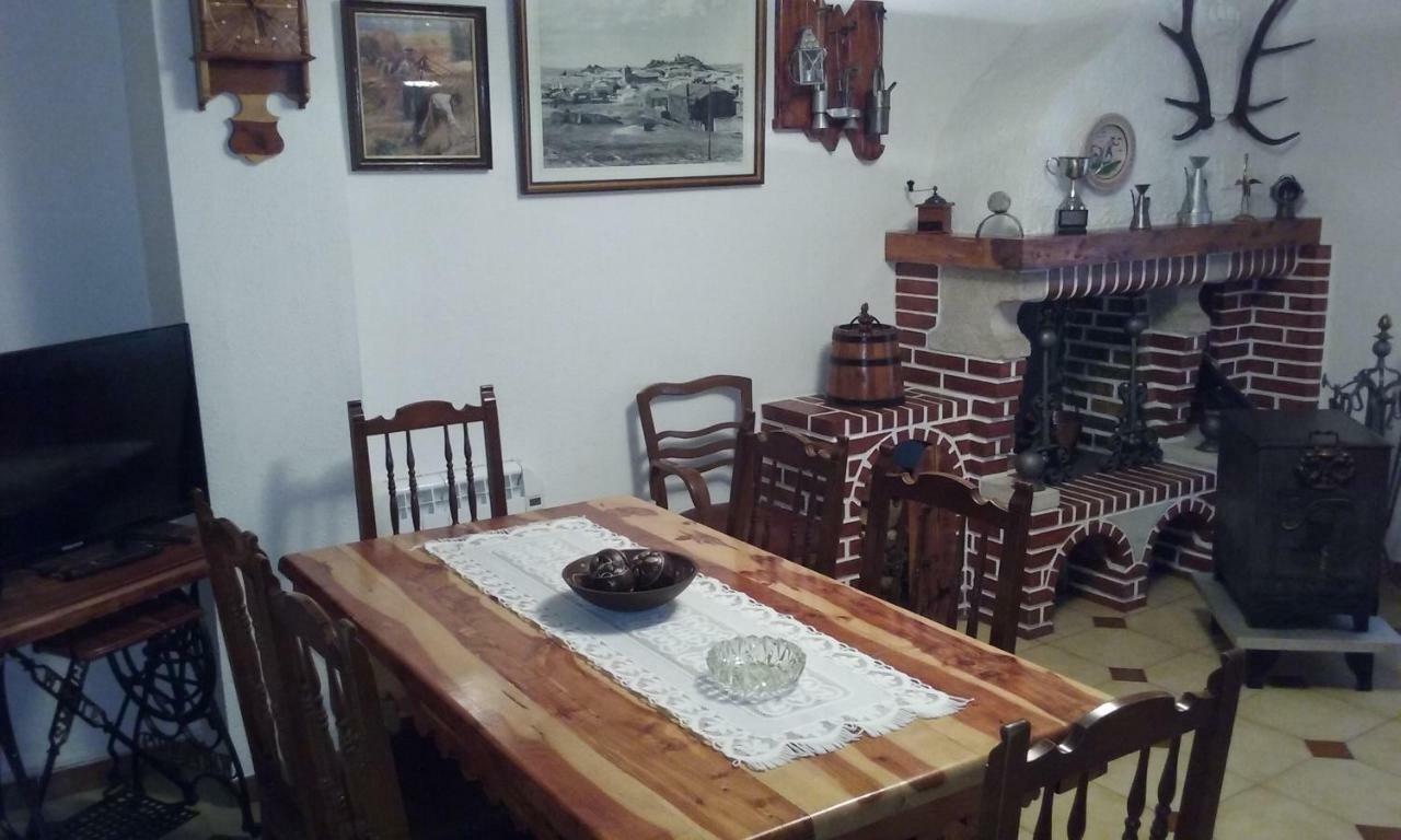Casa Rosalia Apartment Bronchales Bagian luar foto