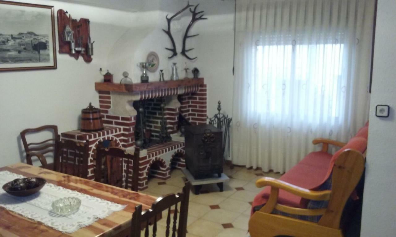 Casa Rosalia Apartment Bronchales Bagian luar foto