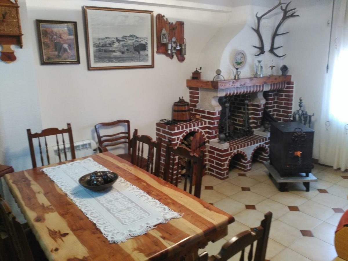 Casa Rosalia Apartment Bronchales Bagian luar foto