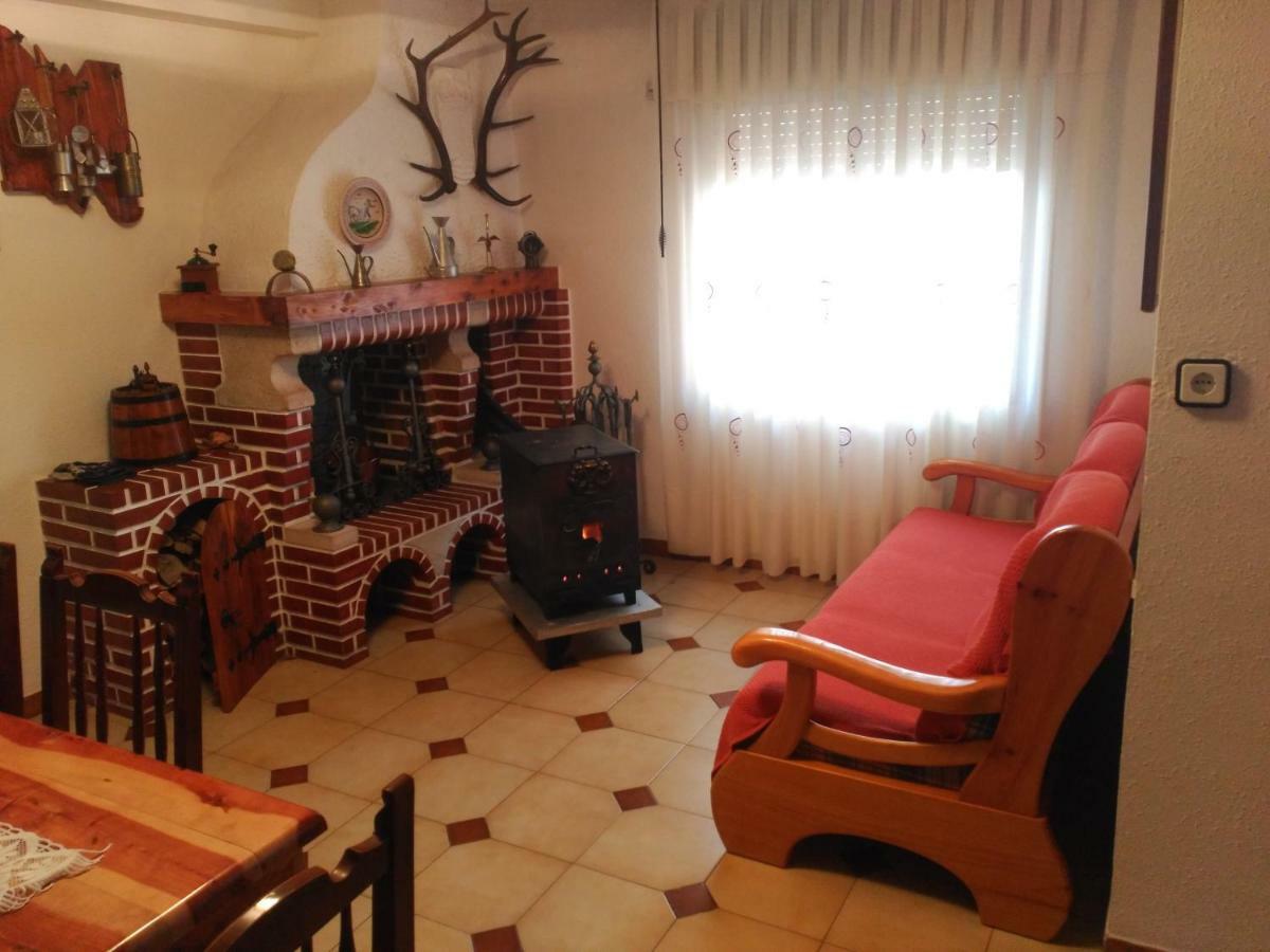 Casa Rosalia Apartment Bronchales Bagian luar foto